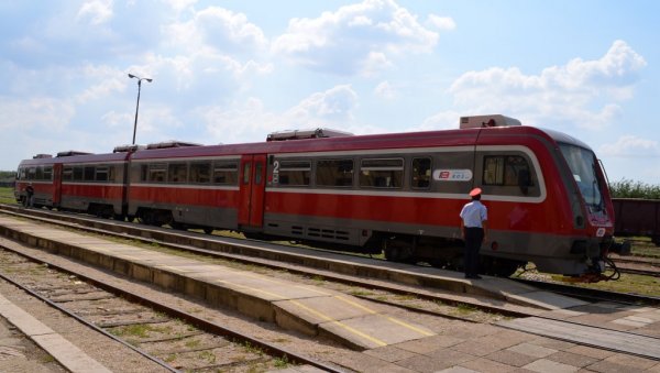 ПРОДАЈУ СТАРЕ ВОЗОВЕ: У понуди 71 расходовано железничко возило ПРОДАЈУ СТАРЕ ВОЗОВЕ: У понуди 71 расходовано железничко возило
