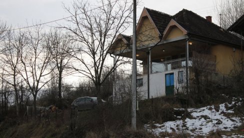 СВИРЕПО УБИСТВО У СЕЛУ СЛАТИНА КОД КРУШЕВЦА: Син секиром усмртио оца СВИРЕПО УБИСТВО У СЕЛУ СЛАТИНА КОД КРУШЕВЦА: Син секиром усмртио оца