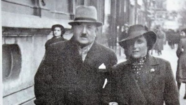 ЧИСТКА НЕПОДОБНИХ ПРОФЕСОРА: Од 1944. до 1952. из факултетске наставе удаљено је укупно 24 наставника свих звања због политичких разлога ЧИСТКА НЕПОДОБНИХ ПРОФЕСОРА: Од 1944. до 1952. из факултетске наставе удаљено је укупно 24 наставника свих звања због политичких разлога