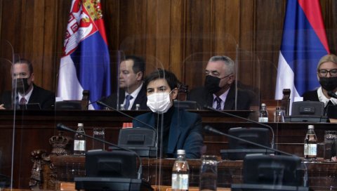 СПРОВОДИМО СУШТИНСКЕ ПРОМЕНЕ, А НЕ “КОЗМЕТИКУ”: Посланици и чланови Владе “пречешљали” извештај ЕК о напретку наше земље СПРОВОДИМО СУШТИНСКЕ ПРОМЕНЕ, А НЕ “КОЗМЕТИКУ”: Посланици и чланови Владе “пречешљали” извештај ЕК о напретку наше земље