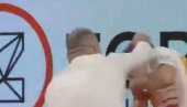 СКАНДАЛ У ИТАЛИЈАНСКОЈ ЛИГИ: Хрватски тренер вукао за косу и ударио свог играча (ВИДЕО) СКАНДАЛ У ИТАЛИЈАНСКОЈ ЛИГИ: Хрватски тренер вукао за косу и ударио свог играча (ВИДЕО)