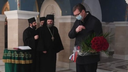 VUČIĆ NA POMENU PATRIJARHU IRINEJU: Predsednik na liturgiji u Hramu Svetog Save odao poštu pastiru srpske crkve (FOTO/VIDEO) VUČIĆ NA POMENU PATRIJARHU IRINEJU: Predsednik na liturgiji u Hramu Svetog Save odao poštu pastiru srpske crkve (FOTO/VIDEO)