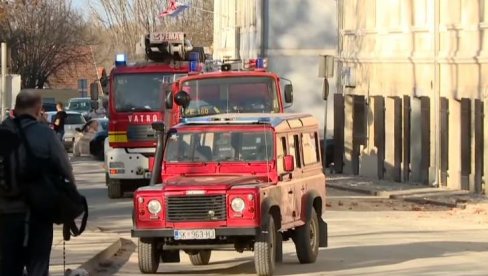 НОВИ СНАЖАН ЗЕМЉОТРЕС У ПЕТРИЊИ: Тресао се разрушени град, потрес се осетио и у Словенији НОВИ СНАЖАН ЗЕМЉОТРЕС У ПЕТРИЊИ: Тресао се разрушени град, потрес се осетио и у Словенији