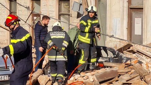СКАНДАЛОЗНО НАРЕЂЕЊЕ ЗАГРЕБАЧКИМ ВАТРОГАСЦИМА: Спремили се да иду у Петрињу, рекли им да се шетају и буду виђени СКАНДАЛОЗНО НАРЕЂЕЊЕ ЗАГРЕБАЧКИМ ВАТРОГАСЦИМА: Спремили се да иду у Петрињу, рекли им да се шетају и буду виђени