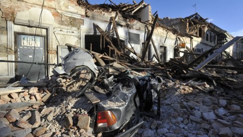 ОД 28. ДЕЦЕМБРА: Становништво Петриње до сада осетило више од 750 земљотреса, а стручњаи упозоравају - биће их још! ОД 28. ДЕЦЕМБРА: Становништво Петриње до сада осетило више од 750 земљотреса, а стручњаи упозоравају - биће их још!