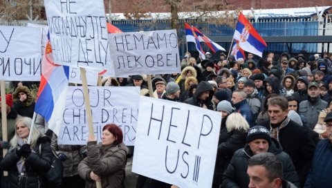 ЉУТЕ ИХ ВАКЦИНЕ, А ИГНОРИШУ ЗСО: Приштина наставља да критикује Београд због спровођења имунизације на северу Космета ЉУТЕ ИХ ВАКЦИНЕ, А ИГНОРИШУ ЗСО: Приштина наставља да критикује Београд због спровођења имунизације на северу Космета