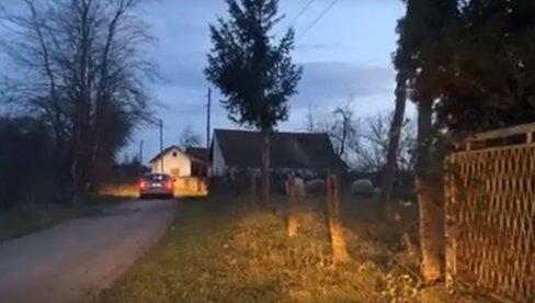 ТУЖНО БАДЊЕ ВЕЧЕ НА БАНИЈИ: Паника, очај и забринутост међу Србима - у потпуном мраку дочекују Божић ТУЖНО БАДЊЕ ВЕЧЕ НА БАНИЈИ: Паника, очај и забринутост међу Србима - у потпуном мраку дочекују Божић