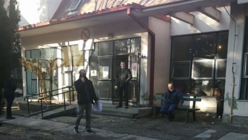 ЕПИДЕМИОЛОШКА СИТУАЦИЈА У ВРАЊУ: Не смањује се број новозаражених, брине пораст оболеле деце у школама и вртићима ЕПИДЕМИОЛОШКА СИТУАЦИЈА У ВРАЊУ: Не смањује се број новозаражених, брине пораст оболеле деце у школама и вртићима