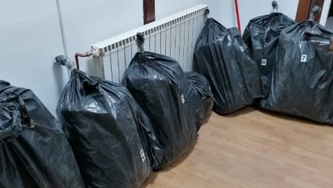 ПАЛИ СА 73 КГ КОКАИНА: Ухапшени загребачки бизнисмен и члан ХДЗ као истоварују дрогу ПАЛИ СА 73 КГ КОКАИНА: Ухапшени загребачки бизнисмен и члан ХДЗ као истоварују дрогу