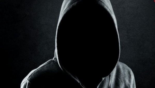 РАЗБОЈНИЦИ СА ФАНТОМКАМА И ПИШТОЉИМА: Опљачкана кладионица РАЗБОЈНИЦИ СА ФАНТОМКАМА И ПИШТОЉИМА: Опљачкана кладионица