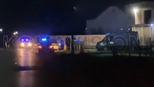 ПРВИ СНИМЦИ СА МЕСТА ЗЛОЧИНА У КОСОВСКОЈ ВИТИНИ: Цела породица пронађена мртва (ВИДЕО) ПРВИ СНИМЦИ СА МЕСТА ЗЛОЧИНА У КОСОВСКОЈ ВИТИНИ: Цела породица пронађена мртва (ВИДЕО)