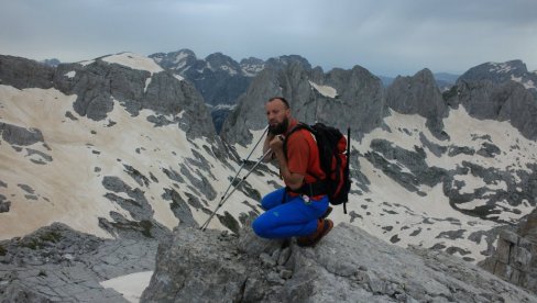 ZA NJEGA POSLA NEMA, OSIM KAD SPASAVA ŽIVOTE: Ahmeta Rekovića, iz Plava, zovu kad se ljubitelji prirode izgube na surovim Prokletijama ZA NJEGA POSLA NEMA, OSIM KAD SPASAVA ŽIVOTE: Ahmeta Rekovića, iz Plava, zovu kad se ljubitelji prirode izgube na surovim Prokletijama