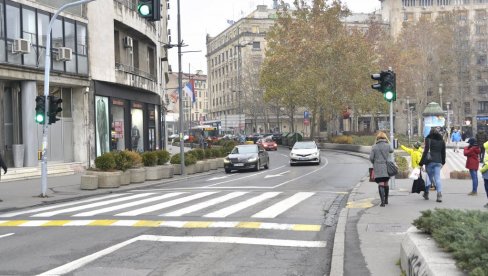 PREVOZ PO NEDELJNOM REŽIMU: Kako će funkcionisati parkiranje, trgovine, pošte i apoteke tokom praznika PREVOZ PO NEDELJNOM REŽIMU: Kako će funkcionisati parkiranje, trgovine, pošte i apoteke tokom praznika