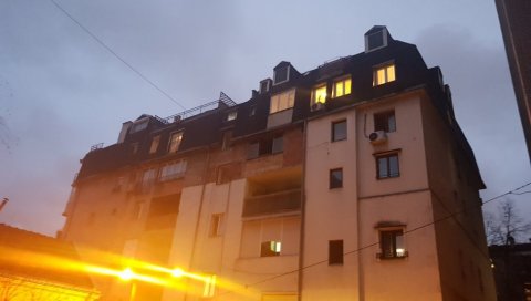 НОВОСТИ НА МЕСТУ ПОЖАРА У ДАЛМАТИНСКОЈ УЛИЦИ: Изгореле кухиња и тераса стана (ФОТО/ВИДЕО) НОВОСТИ НА МЕСТУ ПОЖАРА У ДАЛМАТИНСКОЈ УЛИЦИ: Изгореле кухиња и тераса стана (ФОТО/ВИДЕО)