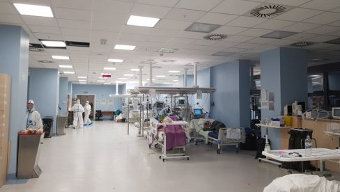 САМО ДА СЕ ДУШАН ВРАТИ КУЋИ: Потресне речи Станка Поповића из Џепа, коме жена и четворо деце имају корону - дечак и даље у тешком стању САМО ДА СЕ ДУШАН ВРАТИ КУЋИ: Потресне речи Станка Поповића из Џепа, коме жена и четворо деце имају корону - дечак и даље у тешком стању