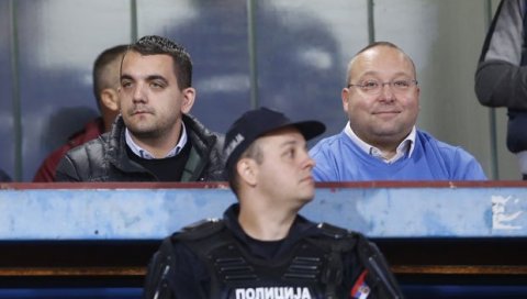 ОГЛАСИО СЕ ВУЛЕТИЋ ИЗ БОЛНИЦЕ: Шта год да је, на погрешног се намерило ОГЛАСИО СЕ ВУЛЕТИЋ ИЗ БОЛНИЦЕ: Шта год да је, на погрешног се намерило
