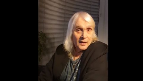 БИЛА, НЕ ПОНОВИЛА СЕ: Бора Ђорђевић у име “Рибље чорбе” честитао фановима Нови годину (ВИДЕО) БИЛА, НЕ ПОНОВИЛА СЕ: Бора Ђорђевић у име “Рибље чорбе” честитао фановима Нови годину (ВИДЕО)
