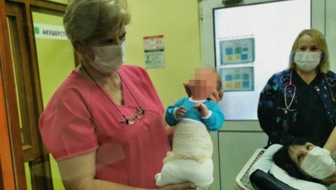 ПРВО ПА МУШКО: Михаило трећи син у породици Карановић и прва шабачка беба у 2021. години ПРВО ПА МУШКО: Михаило трећи син у породици Карановић и прва шабачка беба у 2021. години