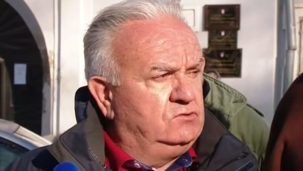 ГРАДОНАЧЕЛНИК ПЕТРИЊЕ НЕЋЕ ПОМОЋ ОД ЗАГРЕБА: Огорчен на власт у Хрватској, одбио 30 милиона! ГРАДОНАЧЕЛНИК ПЕТРИЊЕ НЕЋЕ ПОМОЋ ОД ЗАГРЕБА: Огорчен на власт у Хрватској, одбио 30 милиона!