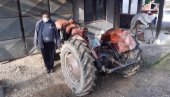 STRAŠNA TRAGEDIJA PRVOG DANA NOVE GODINE: Muškarac poginuo, prignječio ga traktor! STRAŠNA TRAGEDIJA PRVOG DANA NOVE GODINE: Muškarac poginuo, prignječio ga traktor!