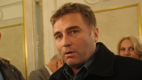 НЕДЕЉА ПРОЂЕ - ОЛИВЕР ЊЕГО: Певамо и када смо тужни НЕДЕЉА ПРОЂЕ - ОЛИВЕР ЊЕГО: Певамо и када смо тужни