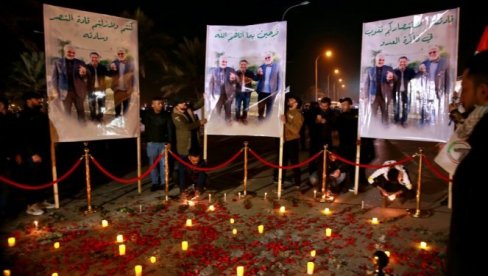 HILJADE SVEĆA ZA SOLEJMANIJA: Godišnjica ubistva iranskog generala, ulicama odjekuju pretnje Americi (FOTO/VIDEO) HILJADE SVEĆA ZA SOLEJMANIJA: Godišnjica ubistva iranskog generala, ulicama odjekuju pretnje Americi (FOTO/VIDEO)