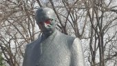 ГЛИНА ПРЕ ЗЕМЉОТРЕСА: Град се распадао, ХДЗ дао богатство на Туђманов споменик ГЛИНА ПРЕ ЗЕМЉОТРЕСА: Град се распадао, ХДЗ дао богатство на Туђманов споменик