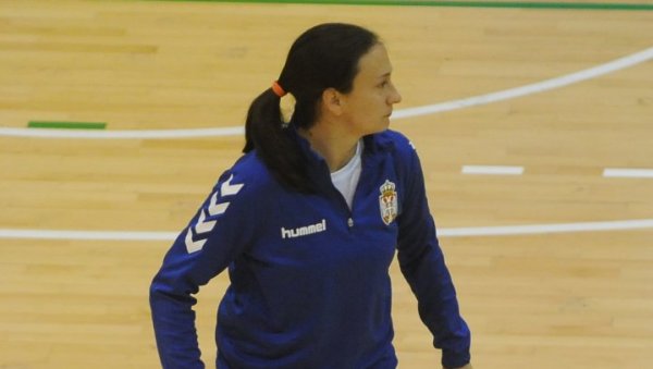 ВРАТИЛА СЕ МАРИЈА ЧОЛИЋ: Легендарка голманка одлучила да помогне рукометашицама у квалификацијама за ЕП ВРАТИЛА СЕ МАРИЈА ЧОЛИЋ: Легендарка голманка одлучила да помогне рукометашицама у квалификацијама за ЕП