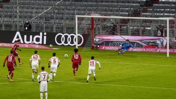 КАЖУ ДА ЈЕ 2:0 НАЈОПАСНИЈИ РЕЗУЛТАТ: Бајерн губио, на крају Мајнц частио петардом КАЖУ ДА ЈЕ 2:0 НАЈОПАСНИЈИ РЕЗУЛТАТ: Бајерн губио, на крају Мајнц частио петардом