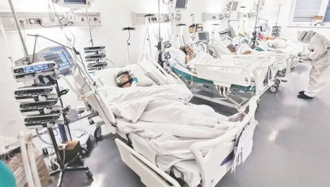 БРОЈКЕ ПАДАЈУ, ОПРЕЗ ОСТАЈЕ: Данас одлука о употреби руске вакцине Спутњик V, епидемиолози поново упозоравају БРОЈКЕ ПАДАЈУ, ОПРЕЗ ОСТАЈЕ: Данас одлука о употреби руске вакцине Спутњик V, епидемиолози поново упозоравају