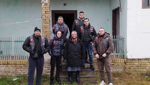 OД РУШЕВИНЕ НАПРАВИЛИ ДОМ: Хумани млади људи збринули Јованку Тојагић из Бачког Грачаца, која живи сама OД РУШЕВИНЕ НАПРАВИЛИ ДОМ: Хумани млади људи збринули Јованку Тојагић из Бачког Грачаца, која живи сама