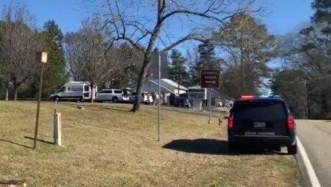 ПУЦЊАВА У ТРЖНОМ ЦЕНТРУ: Једна особа рањена, седам ухапшено ПУЦЊАВА У ТРЖНОМ ЦЕНТРУ: Једна особа рањена, седам ухапшено