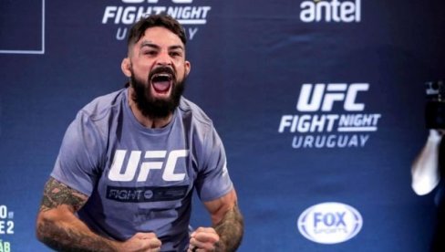 UZNEMIRUJUĆE: MMA borac šokirao objavom na društvenim mrežama, kako leži u lokvi krvi (VIDEO) UZNEMIRUJUĆE: MMA borac šokirao objavom na društvenim mrežama, kako leži u lokvi krvi (VIDEO)