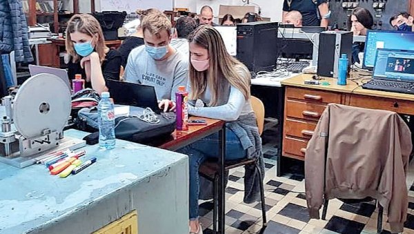 НАНОСАТЕЛИТ ИЗ БЕОГРАДА: Тиму студената ЕТФ другo мeсто на такмичењу астронаутике IFEC НАНОСАТЕЛИТ ИЗ БЕОГРАДА: Тиму студената ЕТФ другo мeсто на такмичењу астронаутике IFEC
