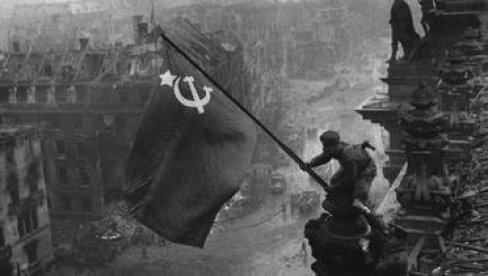 НЕМАЧКИ МЕДИЈИ: Берлин планира да забрани руску и совјетску заставу на прослави Дана победе