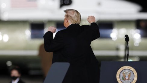 РЕПУБЛИКАНЦИ СВЕ ВИШЕ ВОЛЕ ТРАМПА: Подршка бившем председнику САД удвостручена након ослобађајуће пресуде у Сенату РЕПУБЛИКАНЦИ СВЕ ВИШЕ ВОЛЕ ТРАМПА: Подршка бившем председнику САД удвостручена након ослобађајуће пресуде у Сенату