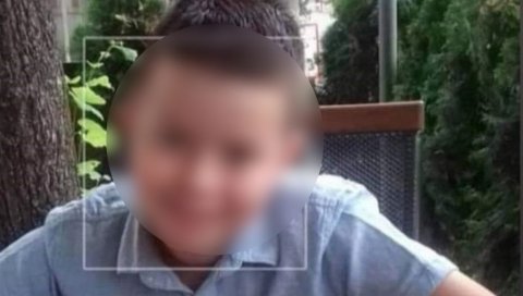 ОВО ЈЕ ДЕЧАК КОЈИ ЈЕ ПОГИНУО У НИШУ: Србија тугује за Андрејем (12), бахати возач га покосио аудијем (ФОТО) ОВО ЈЕ ДЕЧАК КОЈИ ЈЕ ПОГИНУО У НИШУ: Србија тугује за Андрејем (12), бахати возач га покосио аудијем (ФОТО)