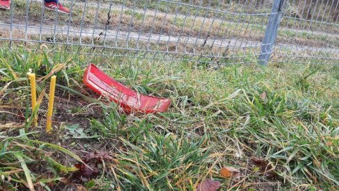 НАЈТУЖНИЈА СЦЕНА НА МЕСТУ ПОГИБИЈЕ ДЕЧАКА: Поред сломљеног фара свеће за Андреја, Ниш оплакује жртве несреће (ФОТО) НАЈТУЖНИЈА СЦЕНА НА МЕСТУ ПОГИБИЈЕ ДЕЧАКА: Поред сломљеног фара свеће за Андреја, Ниш оплакује жртве несреће (ФОТО)