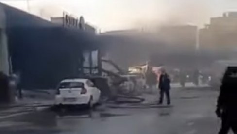 PRVI SNIMAK SA MESTA NESREĆE: Eksplodirala boca za gas, veliki broj povređenih! (FOTO/VIDEO) PRVI SNIMAK SA MESTA NESREĆE: Eksplodirala boca za gas, veliki broj povređenih! (FOTO/VIDEO)