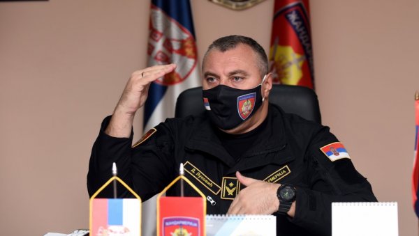 КУПИЛИ 10 СТАНОВА ПОРОДИЦАМА СТРАДАЛИХ: Жандармерија је позната међу колегама по сталним хуманитарним акцијама КУПИЛИ 10 СТАНОВА ПОРОДИЦАМА СТРАДАЛИХ: Жандармерија је позната међу колегама по сталним хуманитарним акцијама