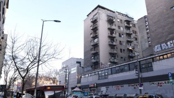 КАФА УЗ МАЛУ НОЋНУ МУЗИКУ: Дружење за дивљење у Булевару Деспота Стефана 68Б КАФА УЗ МАЛУ НОЋНУ МУЗИКУ: Дружење за дивљење у Булевару Деспота Стефана 68Б
