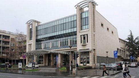 DECA SA BANIJE OBIŠLA GARDOŠ I KEJ OSLOBOĐENJA: Srpski mališani iz Hrvatske bili gosti Zemuna DECA SA BANIJE OBIŠLA GARDOŠ I KEJ OSLOBOĐENJA: Srpski mališani iz Hrvatske bili gosti Zemuna