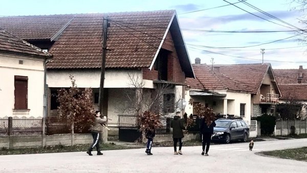 ЛАПОВЦИ ИШЛИ У „ЛОВ“ НА БАДЊАКЕ: Традиционални обичаји обилажења шуме на Бадњи дан ЛАПОВЦИ ИШЛИ У „ЛОВ“ НА БАДЊАКЕ: Традиционални обичаји обилажења шуме на Бадњи дан