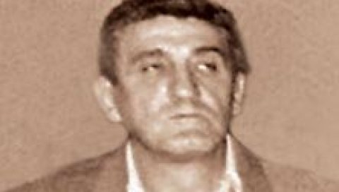 МИЛОВ ПРИЈАТЕЉ, ГОСПОДАР ПОДЗЕМЉА: Ево ко је Брано Мићуновић који је данас ухапшен у Будви МИЛОВ ПРИЈАТЕЉ, ГОСПОДАР ПОДЗЕМЉА: Ево ко је Брано Мићуновић који је данас ухапшен у Будви
