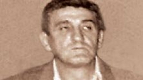 БРАНО МИЋУНОВИЋ ОСТАЈЕ ИЗА РЕШЕТАКА: Одређено задржавање црногорског моћника БРАНО МИЋУНОВИЋ ОСТАЈЕ ИЗА РЕШЕТАКА: Одређено задржавање црногорског моћника