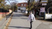 НА КОВИД ОДЕЉЕЊУ 43 ПАЦИЈЕНТА: Поново расте број хоспитализованих у Параћину НА КОВИД ОДЕЉЕЊУ 43 ПАЦИЈЕНТА: Поново расте број хоспитализованих у Параћину