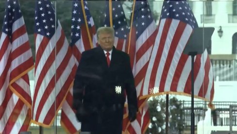 ПРВА ТРАМПОВА РЕАКЦИЈА НА ОДЛУКУ КОНГРЕСА: Ово је почетак наше борбе да Америку поново учинимо великом ПРВА ТРАМПОВА РЕАКЦИЈА НА ОДЛУКУ КОНГРЕСА: Ово је почетак наше борбе да Америку поново учинимо великом