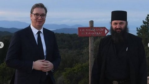 НЕМОГУЋЕ ЈЕ ОБЈАСНИТИ: Председник описао шта је осетио у тренуцима док се приближавао Хиландару (ФОТО) НЕМОГУЋЕ ЈЕ ОБЈАСНИТИ: Председник описао шта је осетио у тренуцима док се приближавао Хиландару (ФОТО)