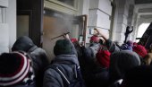 ПРОТЕСТИ ШИРОМ САД: Тек смо почели! - Демонстранти послали језиву поруку (ФОТО) ПРОТЕСТИ ШИРОМ САД: Тек смо почели! - Демонстранти послали језиву поруку (ФОТО)