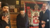 ПРЕДСЕДНИК ЗАВРШАВА ПОСЕТУ ХИЛАНДАРУ: Опроштај и велика захвалност оцу Методију (ФОТО) ПРЕДСЕДНИК ЗАВРШАВА ПОСЕТУ ХИЛАНДАРУ: Опроштај и велика захвалност оцу Методију (ФОТО)
